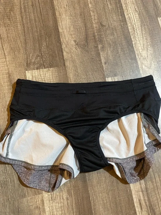 lululemon athletica Heathered Gray Shorts with Black Waistband - Picture 7 of 7